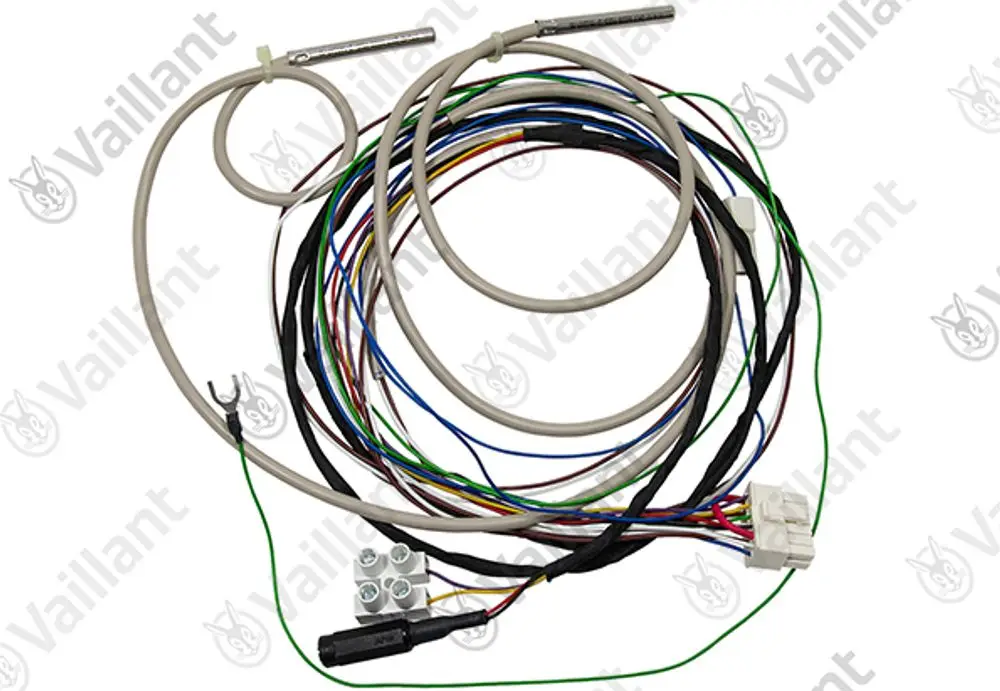 Vaillant Kabelbaum mit mehreren bunten Leitungen und Steckverbindern, geeignet für elektrische Verbindungen in Heizsystemen.